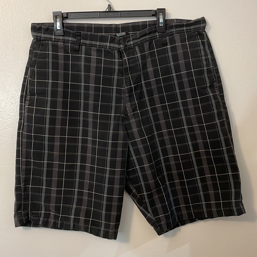 Burnside plaid pinstriped golf / walking shorts 38” waist button rear pocket